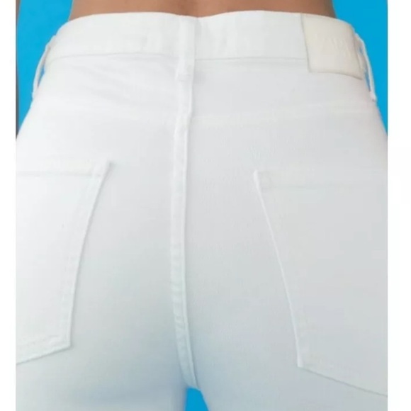 Zara White Straight Leg Jeans with High-Rise Waist size 6. - Picture 4 of 15
